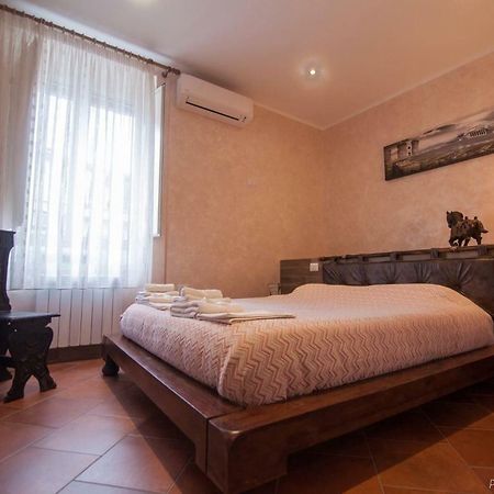 Felix Bed and Breakfast Napoli Esterno foto